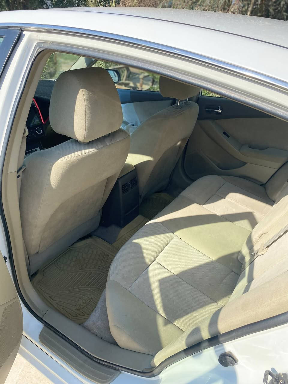 السلام عليكم
للبيع  نيسان التيما موديل 2008 
رقم صلاح الدين ألماني مشروع وطني 
محرك 2500 
فول ماعدا فتحة السقف 
السعر 90 وبيها مجال قليل 
***********
