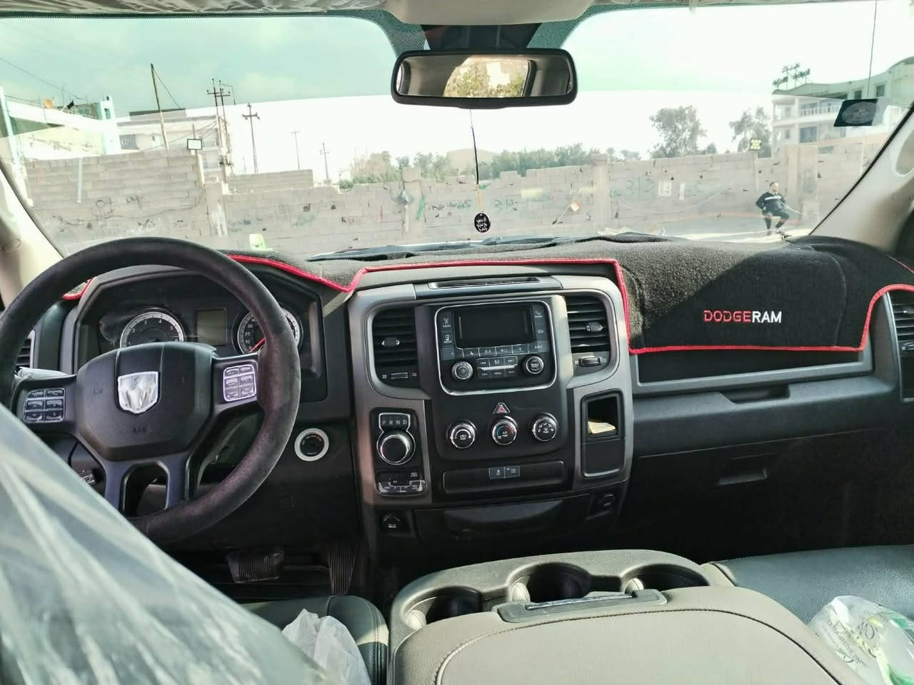 🚘 للبيع | دوج رام 1500 كلاسيك 🚘
♦️موديل 2018
♦️محرك 5.7L هيمي – ثمانية سلندر
♦️ سنونار مرفق داخل الصور
🔹️وقود غاز / بنزين
🔹️دفع رباعي (4×4)
📌المواصفات:
🔹️كير أوتوماتيك (ماوس)
🔹️كاميرا خلفية
🔹️مساحة تخزين داخل القمرة
🔹️ويل كروم
🔹️رقم بغداد
مشروع وطني
هزة وسنوية 2025
تحويل مباشر
سيارة قوية ونظيفة، جاهزة للاستخدام بدون أي مصاريف.
💰السعر ١٨٥ وبيها مجال 

📞 للاستفسار:
الاتصال أو واتساب: ***********
#سيارات #للبيع_سيارات #واسط #الكوت #واسط
