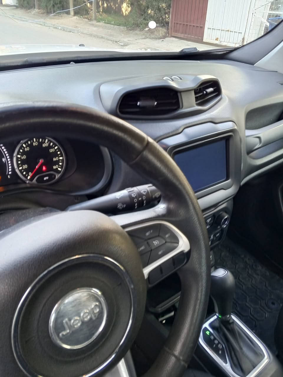 جيب رنكيد موديل 2021 فول عدا الفتحة محرك 2400 دوش السعر 125 وبيها مجال موبايل ***********
