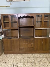 معرض للبيع سعر٣٠٠ لعنوان بغداد حي لعامل اي سوال تصل على هذا لرقم ٠٧٩٠٢...