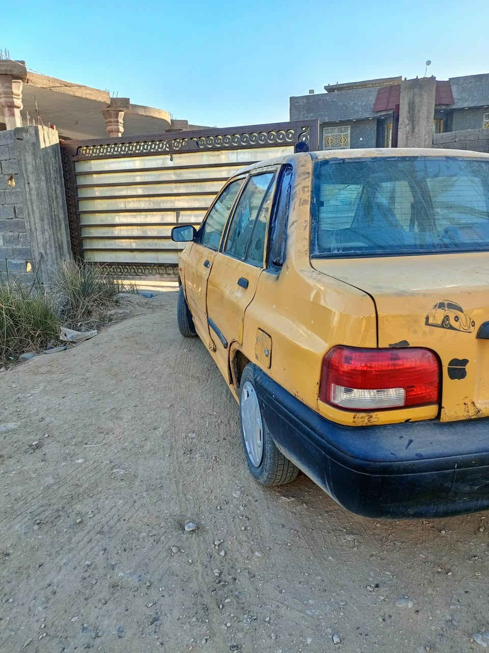 السلام عليكم سايبه 2012 سياره جاهزه من كل شيء كهربائيات شغاله ماكينه استوني مجفته سنويه ضايعه تعهد بيها من السرقه من العشائر سياره حلوه وخير من الله السعر 950,000 دينار عراقي شراي يتصل على الخط رجاء ***********
