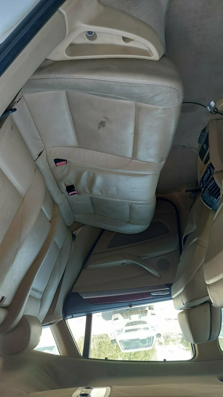 السلام عليكم حبايب #مكلف_بالنشر
X6 ...2010
مكينه 3500
رقم اربيل بأسمي 
سنويتها لل٢٠٣٠ 
ادامة كاملة للكير والمحرك سيارة كشرها كلش حلو ..بيها لو طوبه لو راس روط شغله بسيطة
السعر165 وبيهه مجال
التواصل مع
***********
ابو مؤمل 
المجمع السكني النفطي/قريب تقاطع النهروان
هيثم السعدي
