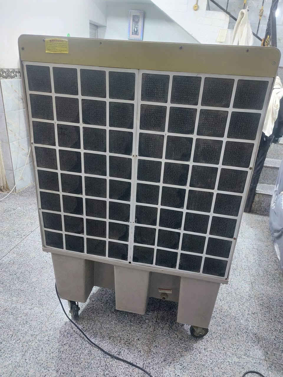 البيع سعر ٢٥٠ قفلهة مكان مدينة الصدر رقم ***********
