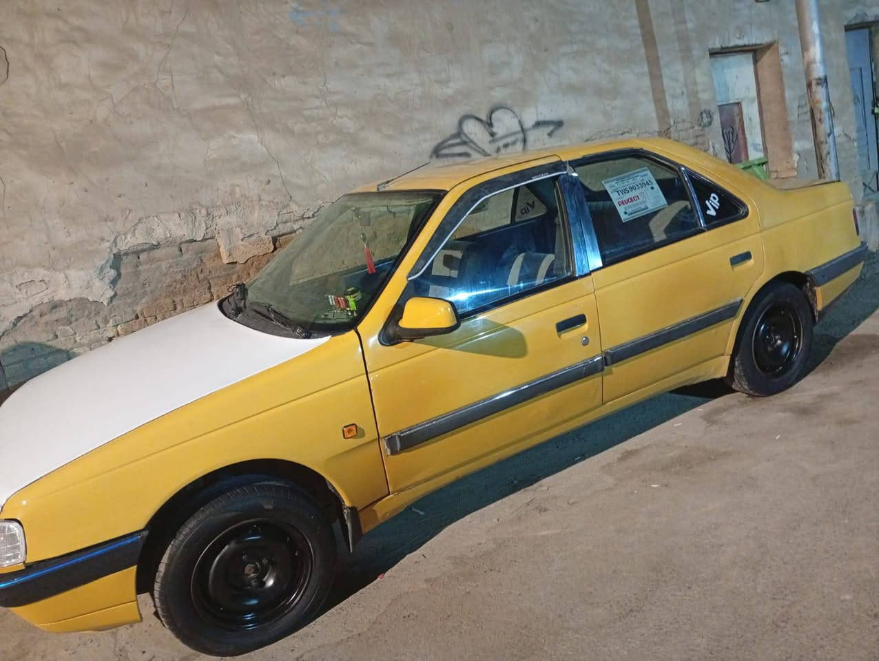 السلام عليكم من رخصت الادمن سياره بيجو ٤٠٥ موديل ١٦ البدي كفاله عامة من الضربه والصبغ  مكينه كير مكفول حداديتها حلوه كهربائيات كلهة شغاله تبريد ثلج تحويل ثاني يوم مكاني البصره السعر ٣٥ وبيهة مجال قليل رقم الهاتف *********** واتساب وشريحة
