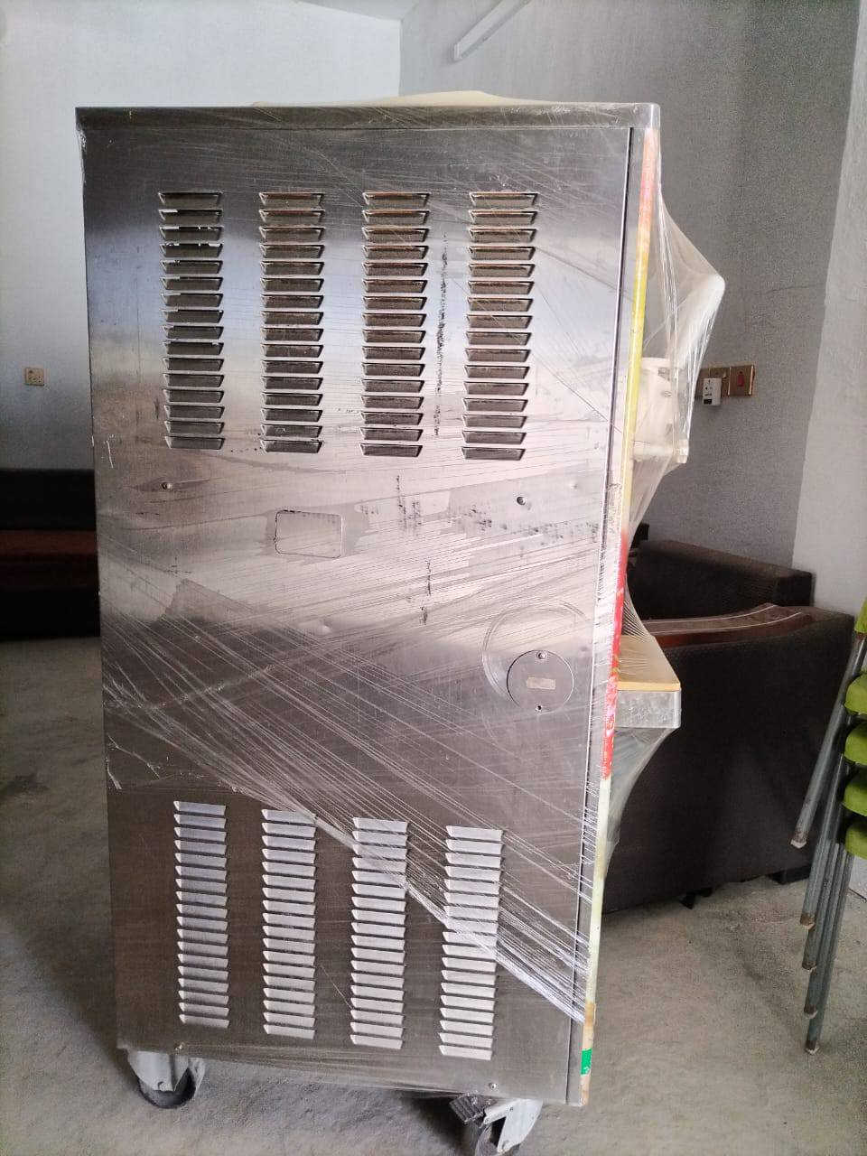 سلام عليكم ماكنه سوفت ايطالي صنه مديل حديث فروماتك قتصاديه بكلشي نضافته 90%  شرط الفحص معروفه سعر و💸تواصل معه رقم ***********
