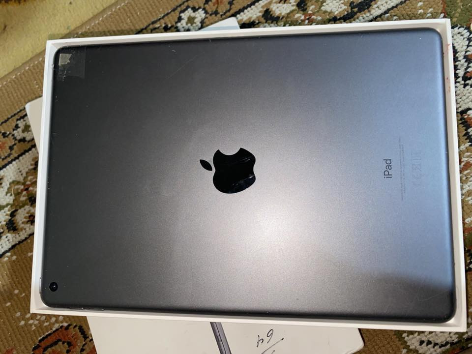 سلام عليكم ايياد 9 للبيع الايباد جديد ونضيف بطاريه 87 جهاز مستخدم دراسه فقط مكاني سماوه ومع الكرتون مالته وبي كسر بل شاشه بسيط وموضح بل صوره رقمي ***********شراي راسلني واتساب فقط
