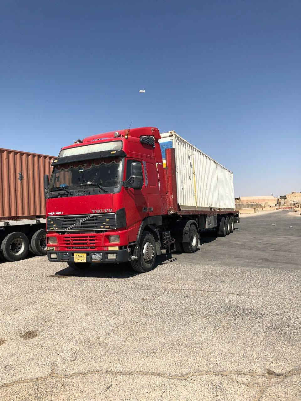 للبيع فالفو دكتوره 2002
بس راس مربوط   صهريج موجود بكركوك

سياره حلوه وجاهزه
مكاني الغزاليه ***********
