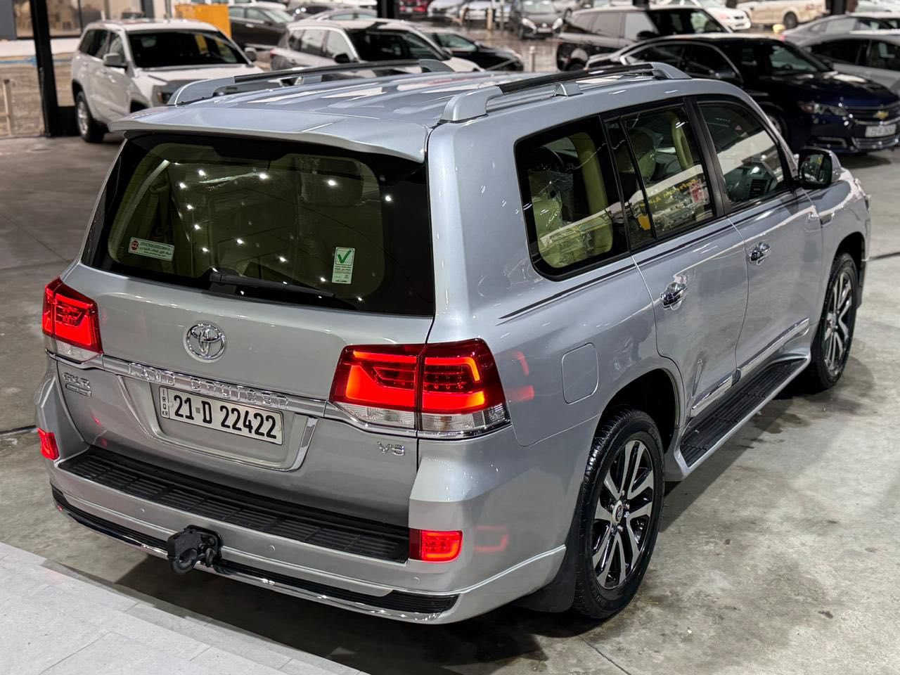 لاند كروزر موديل2019وكاله ساز كران تورين اصلي كوشنات اثنين كهربا صندوك جك شفط  سياره مكفوله بدون صبغ ثلاث شاشات عنوان سليمانيه السعر 485بيها مجال***********/***********بيهن واتس
