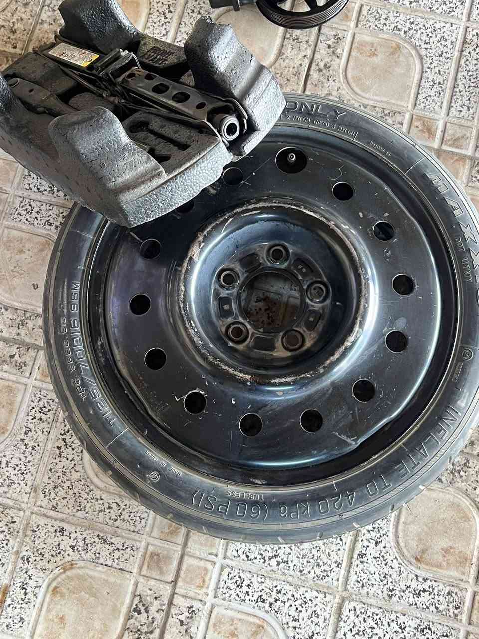 عبوة اخت الجديدة ٥٠ الف 
كفر بلاجكتور ٢٥ 
باور كصة ٢٥ 
ويل وتاير كصة جدد ب٥٠ 
ويل مع العدة وجك ب٤٠ 
***********
