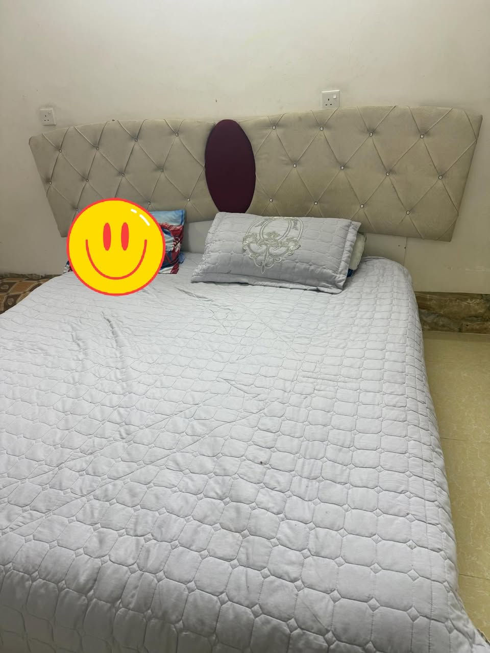 غرفه نوم 7 قطع 
نظيفه وجديده اي عيب مابيها 
300 الف وبيها مجال بلسعر


**إذا كنت صاحب هذا الإعلان وتريد حذفه لأي سبب، رجاءا أرسل رسالة إلى الدعم الفني**
