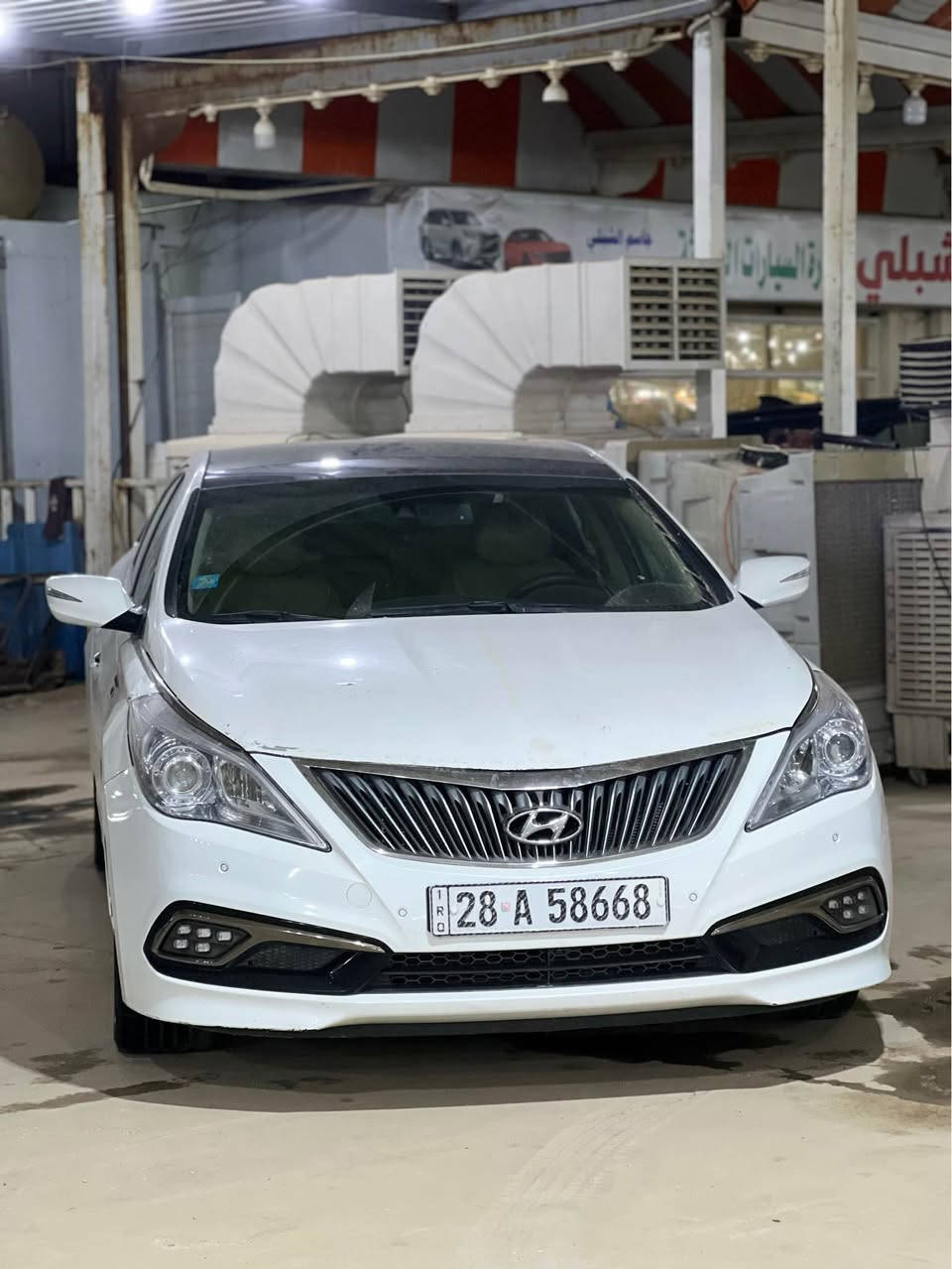 ازيرا موديل 2015 امريكي فول 1/1 سعر 135 وبيها مجال ترهم مراوس  رقم نجف بيها بارد بالبنيد وبارد بالجاملغ الخلفي  للأستفسار اتصال *********** النجف, العراق
