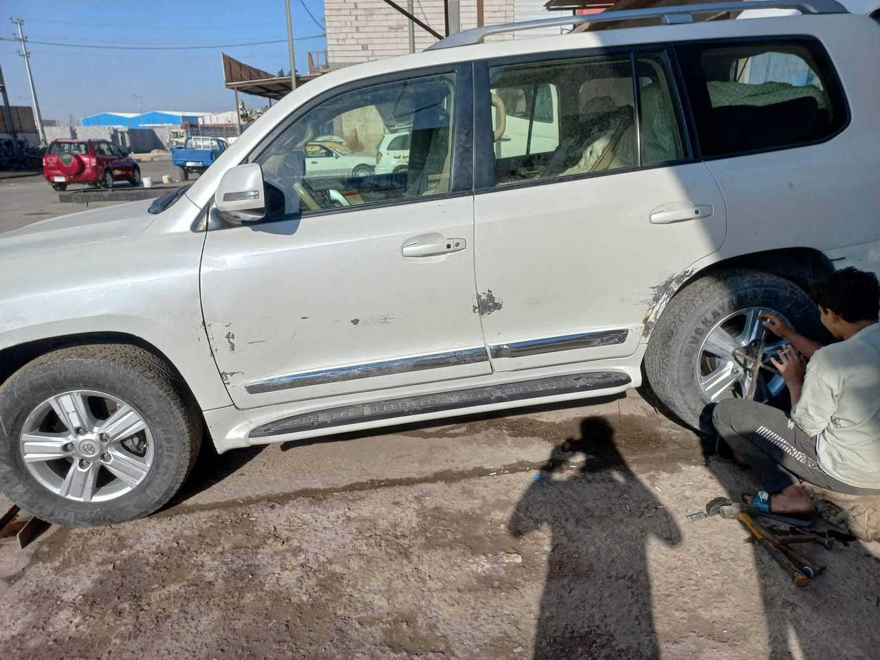 السلام عليكم لاندكروز ٢٠١٢ vxr محرك ٤٦٠٠ مواصفات لكزز
رقم بصرة مميز السيارة بيه بابين وجاملغ الامامي صبغ اثر دحجة خفيفة موجودة بالمنشور
بيع او مراوس ب لانكروز احدث
السعر ٣ شدات
مكان السيارة محافظة الديوانية ***********
