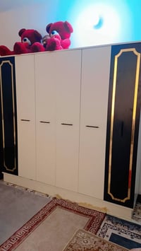 غرفة نوم • نضيفه • بدون ميز ومراية