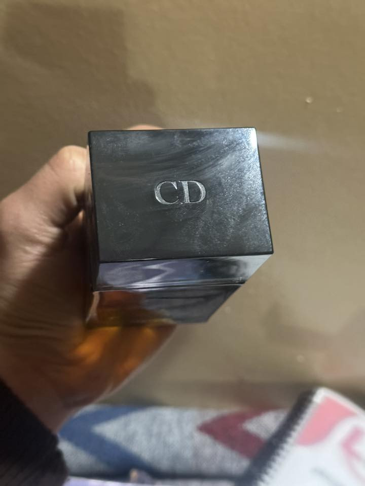 السلام علیکم
عطر دیور هوم بارفوم حجم ۱٠٠مل  اصدار قدیم
انتاج مقطوع
حالە عطر فقط مفتوح نایلون غیر مستخدم
مصدر شراء موثقە
سعر عطر 250الف نیهائي فقط توصیل مجاني
یوجد توصیل کل محافضات کردستان محفضات عیراق


**إذا كنت صاحب هذا الإعلان وتريد حذفه لأي سبب، رجاءا أرسل رسالة إلى الدعم الفني**