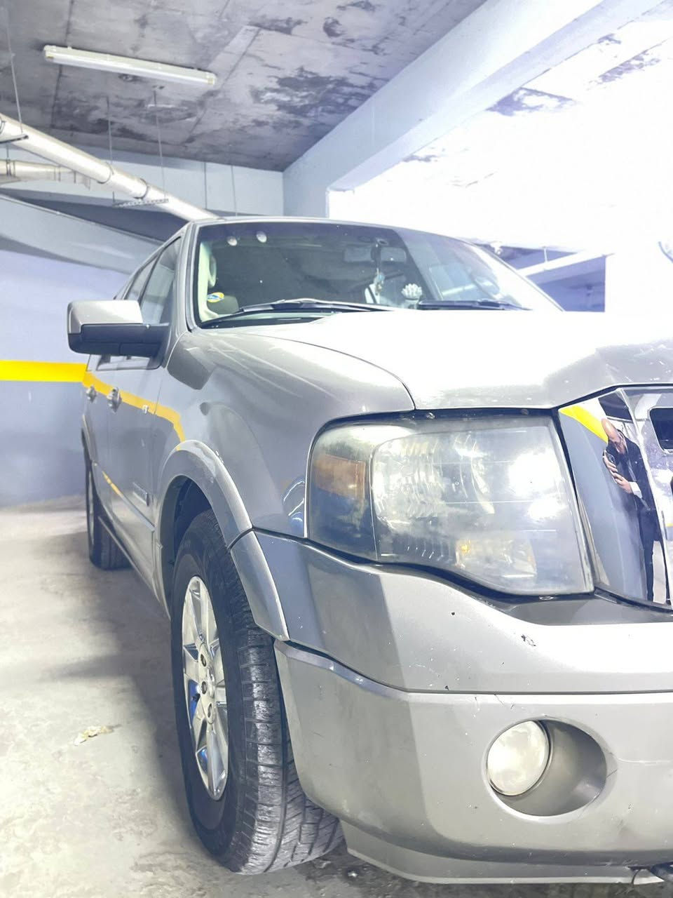 اكسبديشن ٢٠٠٨ خليجي
رقم سليمانيه بأسمي / سنويه لغايه ٢٠٢٩ 
محرك ٨ سلندر 
كشنات كهربائيه تدفئه تبريد 
 ثلاجه وسطيه كبيره
كراسي Vip 
تايرات جديده لوك 
باتري جديد 
 تحكمات ستيرن  
السياره نظيفه بدون نواقص 
بيها نص جاملغ امامي صبغ
دوسات كهربائي 
لايتات ليد ابيض عالي ناصي و سكن 
   مكان السياره بغداد 
السعر ١٣٢ ورقه وبيها مجال للشراي  
معلومات أكثر الاتصال او وتساب على الرقم 
***********
