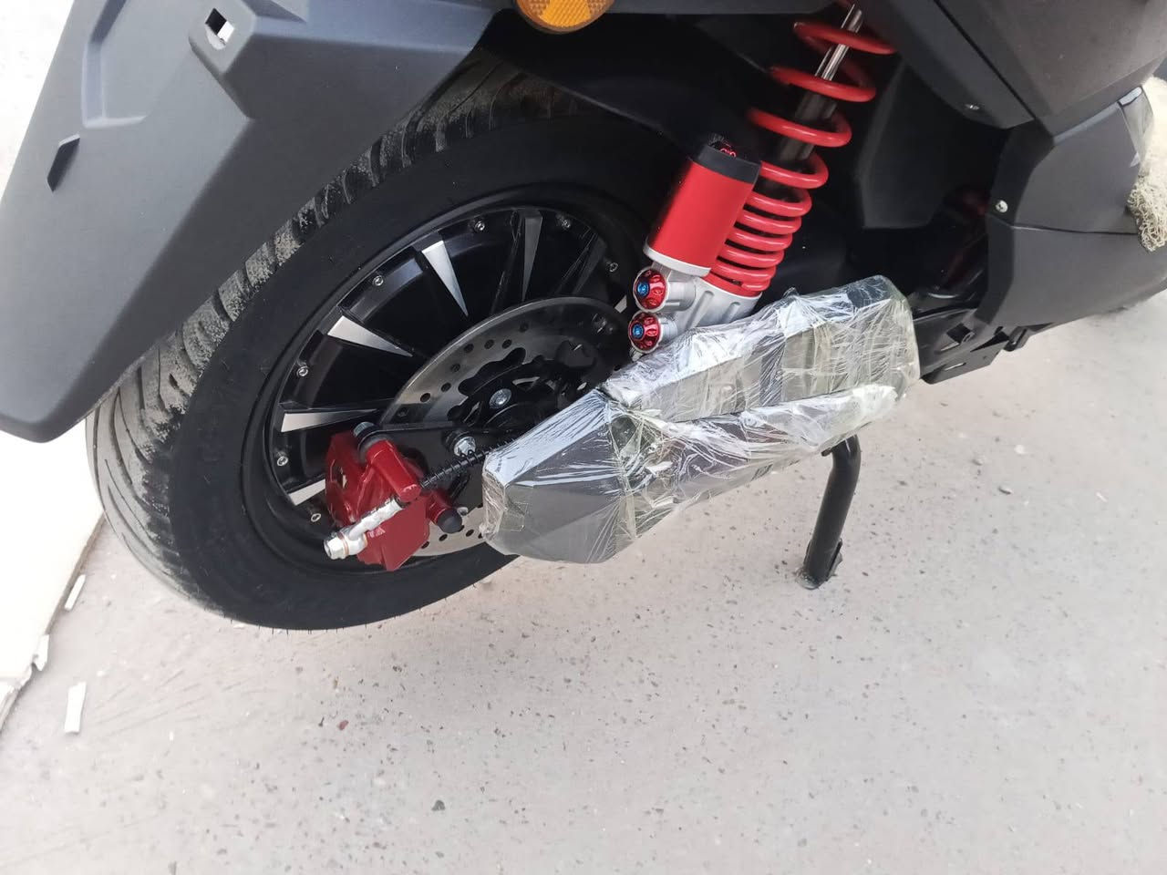 دراجه مفوله بها سماعات موديل 25 20 البطاريات 6 النعيريه بغداد الجديده دراجه بها مجال 700ل ***********
