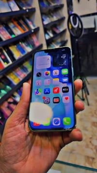 ايفون 13 • ١٢٨ • ظهر مفطر