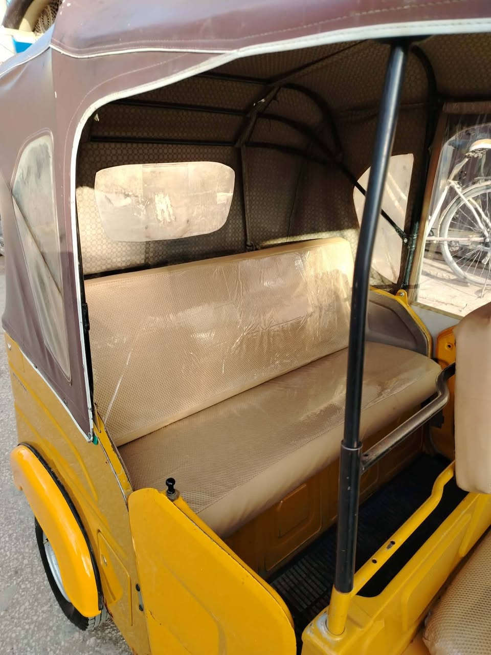 تكتك باجاج 2021 السعر 8 وبيها مجال بسيط المكان الدوره ابو دشير ***********
