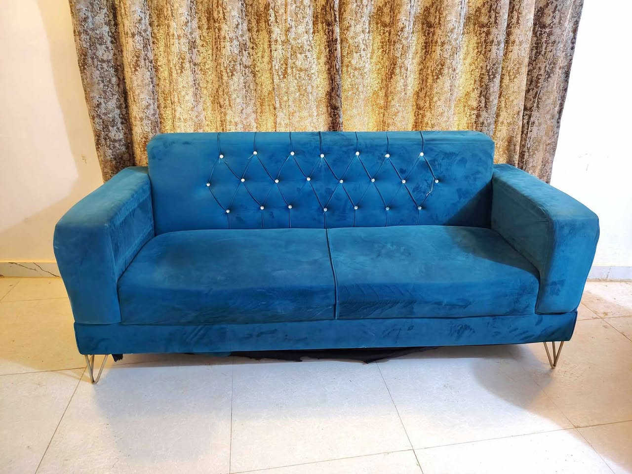 تخم عشر مقاعد تركي ثقيل جدا جدا.    اللون المرغوب فيروزي 🩵
خالي من اي ضرر ٤٥٠ وبي مجال


**إذا كنت صاحب هذا الإعلان وتريد حذفه لأي سبب، رجاءا أرسل رسالة إلى الدعم الفني**