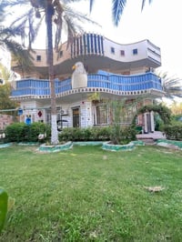 يتوفر قطعة ارض للبيع المساحه الكليه 750م  معه بيت بمساحة 300م طابقين ي...