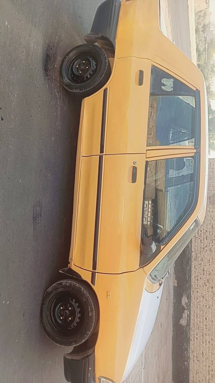 سايبه ٢٠١٥ 
كير مكفول ونضيفه مكينه ناعمه فقط تبخير من القبق درايمات جدد بوربرينات جدد تخم تاير حداديه نضيفه تبريدها ثلج السياره نضيفه وحلوه 
الكشر شوفت العين مكفول من الضربه القويا بيها طخات ومصلحه شواصي نضيفات بيها بريكيت واحد بي خياس قليل   الجوه العبري 
هيئه غرامات مصفره للخير سنويه بشهر الواحده صاقطه رحمه الوالديكم الي ما يداور لا يجيني رعيها يريد مداور 
السياره جاهزه مال واحد يريد ياكله خبزه منها 
عنواني ديوانيه بلمركز 
السعر ٢٧ وبيها مجال حك الجيه 
*********** وتساب 
*********** اتصال 
او مراوس بسايبه ١١ او ١٢
