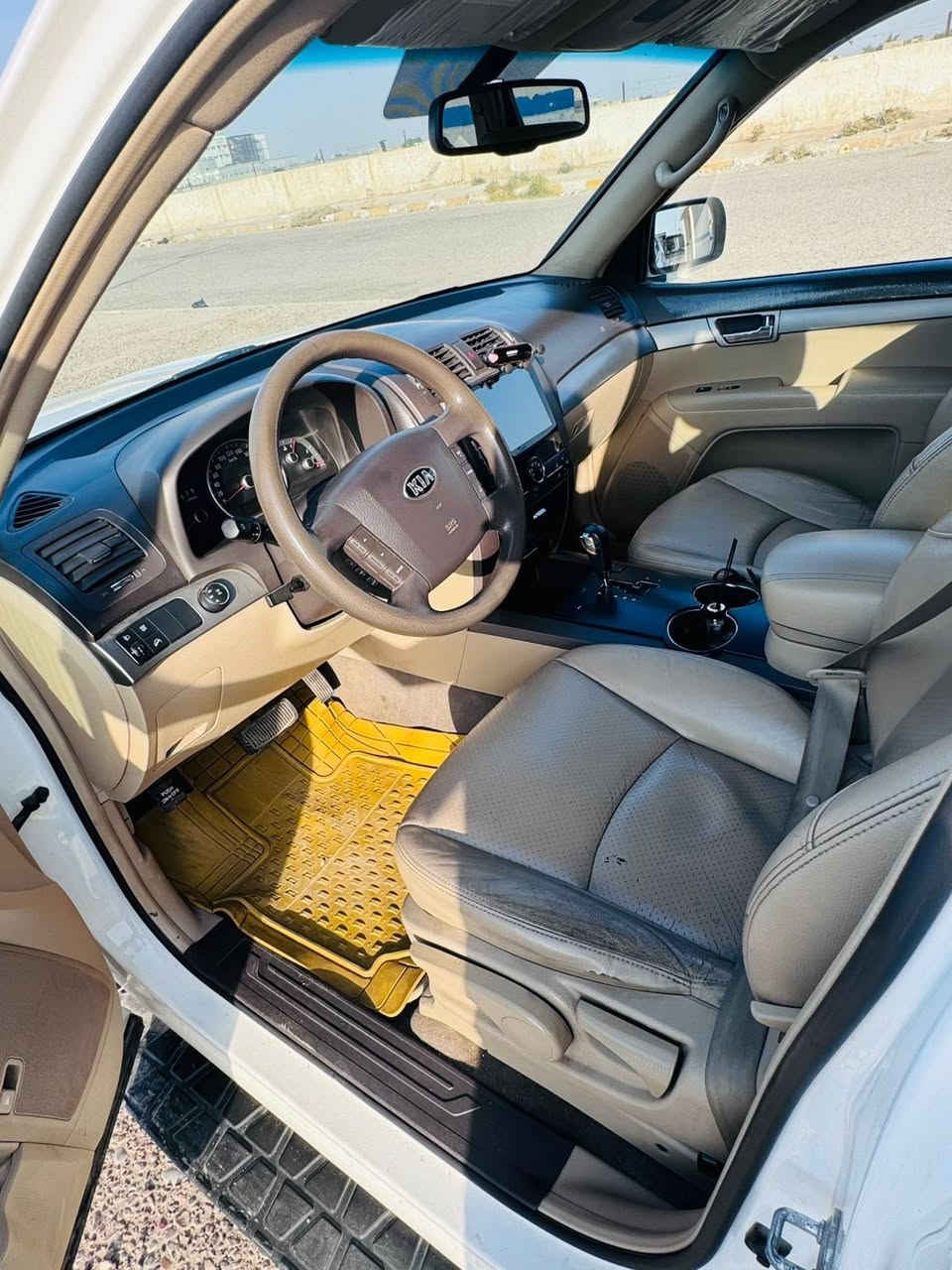 السلام عليكم ورحمة الله وبركاته 
كيا موهافي. للبيع. 
موديل. 2016. رقم اربيل بسمي
مكفولة  كفالة عامه 
فور ويل. 
تحكمات ستيرن جهتين 
كامره حساسات خلفي وامامي 
كشنات جلد تبريد. ثلاث قطع
شاشات. داخلية 
باب الجنطه. شفط
محرك 6 سلندر 3800
ماشيه. 148  الف حقيقي 
السعر. 180 $. 

سياره جاهزه ومابيها اي نقص. تخم تاير جديد. نكسن الاصلي  
باتري جديد. للاستفسار 
***********
مكان السيارة بغداد
