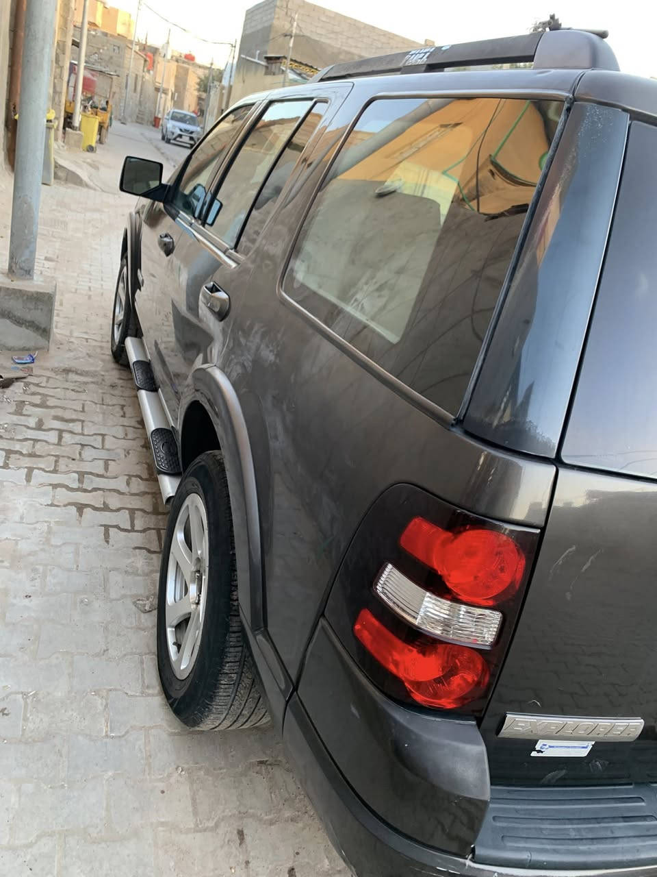 سلام عليكم فورد اكسبلورر 2007وارد امريكي صبغ باب وبنيد اثر جراد بدون حادث مكينه كير تايرات تبريد تدفئه كله جاهز مشروع وطني مكان السياره البصره السعر 83 وبيها مجال ما متواجد عل فيس رقم الهاتف ***********
