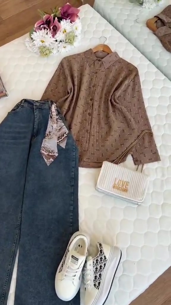 الاستفسار والحجز فقط واتساب+9647775744834
قميص اروك يجنن 🫰🏻
بنطرون جنز تركي حيييل نازكه🌚
38 40 42 44 46 
السعر 42


**إذا كنت صاحب هذا الإعلان وتريد حذفه لأي سبب، رجاءا أرسل رسالة إلى الدعم الفني**