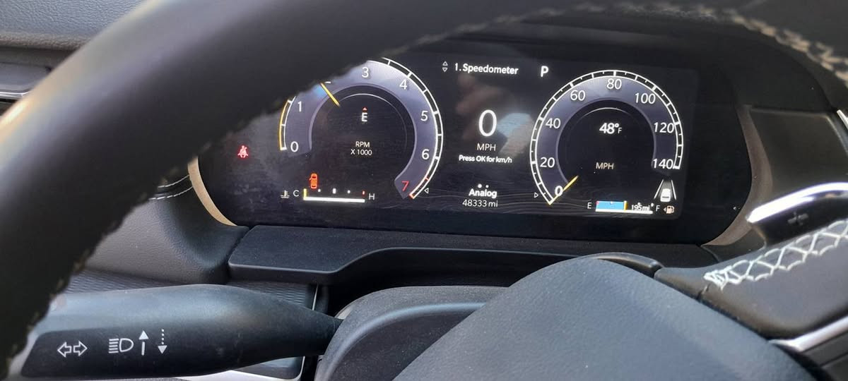 السلام عليكم جيب كراند شيروكي مديل٢٤ ٧راكب نص مواصفات كلين مكفوله من الزلغ ٣٣٥ورقه التصال على الرقم***********
