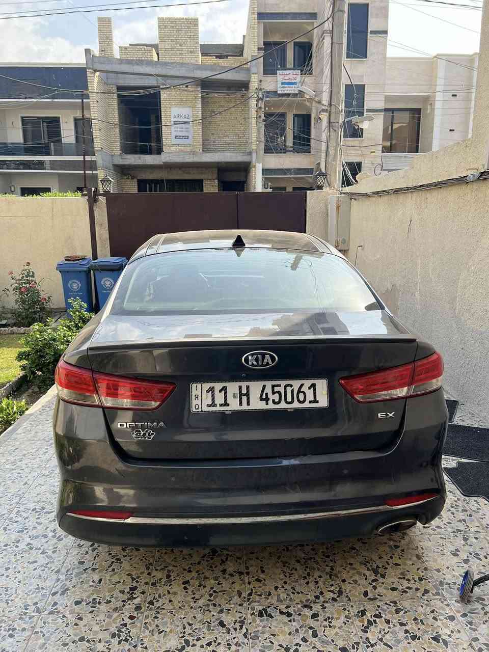 السلام وعليكم حبايب 

نوع السيارة: اوبتما (2018) فول واحد على واحد بانوراما قطعتين تبريد ومري شفط كراسي كهرباء تدفئه تبريد 

التفاصيل: بجم وصفحة السايق بس موجود السونار بل صور 

الموديل: 2018 محدث بجم 20 

اللون: فيلي 

 المحرك: gdi بحالة جيدة محور غاز اقتصادي 2400 تكدر توخر الغاز هم 
 
 الكير  (عادي / أوتوماتك) مبدل مال كصة 

عدد الكيلومترات: 121 ميل 

حالة السيارة: جيدة 

السعر المتفق عليه: 117

ملاحظا: اليحب يشتري يتفضل مكان السيارة حي جهاد الاطباء ولحد ليكسر بل سعر وبيها مجال لطيبين وتددللون 
ممتوجد فيس 

السيارة رقم جديد بسمي 
رقم التلفون ***********
