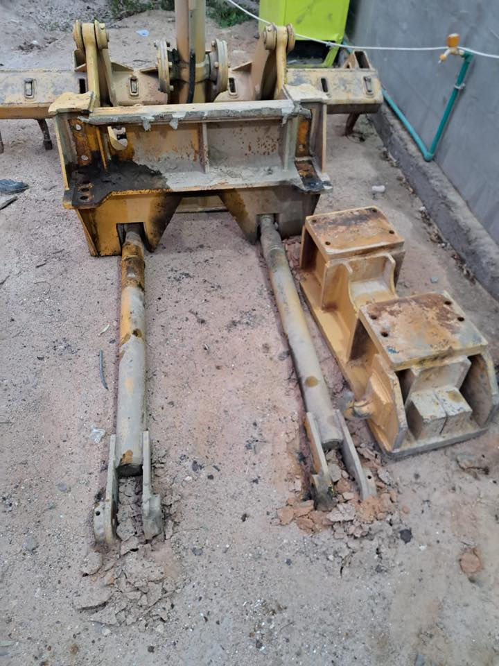 سلام عليكم روتر وتحيه كريدر جي ١٢ البيع المكان نجف الستفسار عله رقم ‭٠٧٨٣ ١١١ ٤٢٢٦‬
