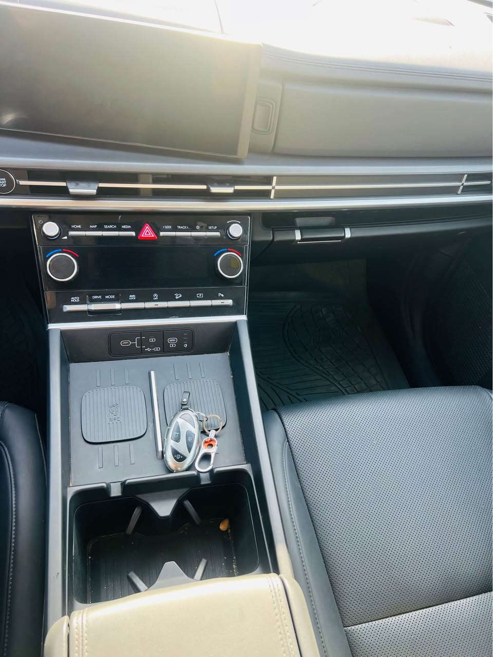 ياالله

السلام عليكم سنتافيا 2024لمتد اوتبارك وارد امريكي

           الون : ( رصاصي غير محدد  )

   المسافه المقطوعه : 7000 ميل 

الضرر : صبغ نص بنيد فقط و  ىجاملغ يسار نصف صبغ بدون دواخل  

الايرباك : دركه + برده

حجم المكينه : 2500 توربو  

#مواصفات  

1. شاشه

2. كيجات دجيتل

3.كامرات 360

4.فتحه 

5. بصمه 

6.تشغيل عن بعد

7. رادارات 360

8. ايقاف ذاتي

9. ويل كب

10.بكلايت لد 

11.اشاير بالمري

12. هيترات بالكشنات خلفي امامي

13. تحديد مسار

14. نظام ايكو +سبورت + سمارت

15. هند بريك بصمه

16. اوتو هولد

17. لايتات زنون عدسه عالي ناصي

18. رادار امامي

19. صندوك كهرباء 

20. صندوك ذكي يفتح عند الاقتراب

21. قطعتين تبريد 

22. شفتات بالاستيرن

23.برادات خلفيه

24. حساسات خلفي امامي

25. كامرات 360 درجه 

26. كشنات جلد تدفئه تبريد

27. كشنات كهرباء 

28. كشن السايق ميمري 

29. فور ويل 4x4

30.نظام هترك 

31.اوتبارك تروح وتجي بالريمونت

32.كشنات خلفي كهرباء

33.سبعه راكب

السعر :  230 سياره جديده وبنايلون 

تفاصيل اكثر هذا رقمي *********** تحياتي 

مكاني بغداد بغداد, العراق
