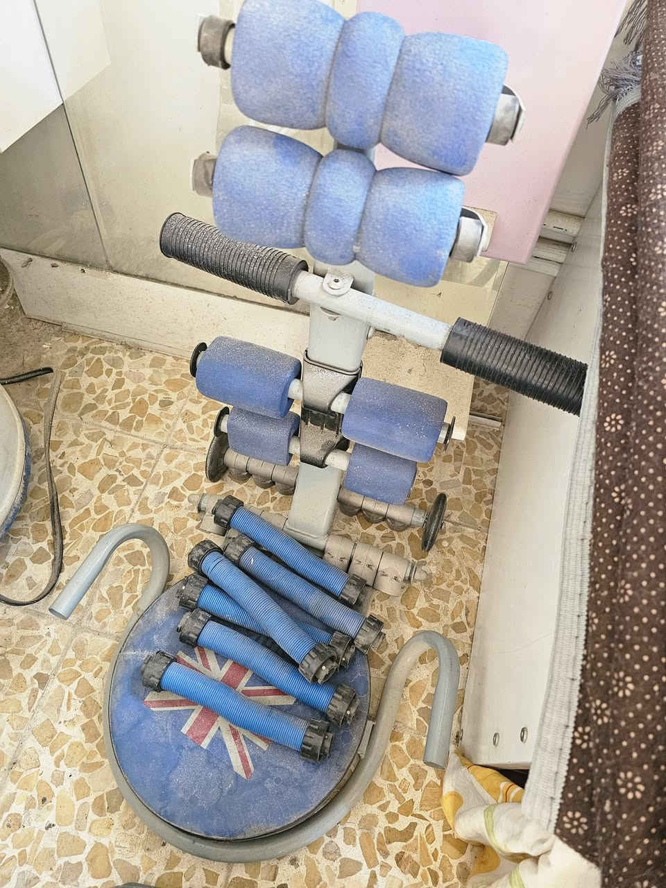 جهاز ركض وجهاز معدة للبيع
ملاحظة: جهاز الركض يعمل ولكن فيه عطل بسيط في الكارت 
للاستفسار ***********
مكان الاعظمية بغداد
