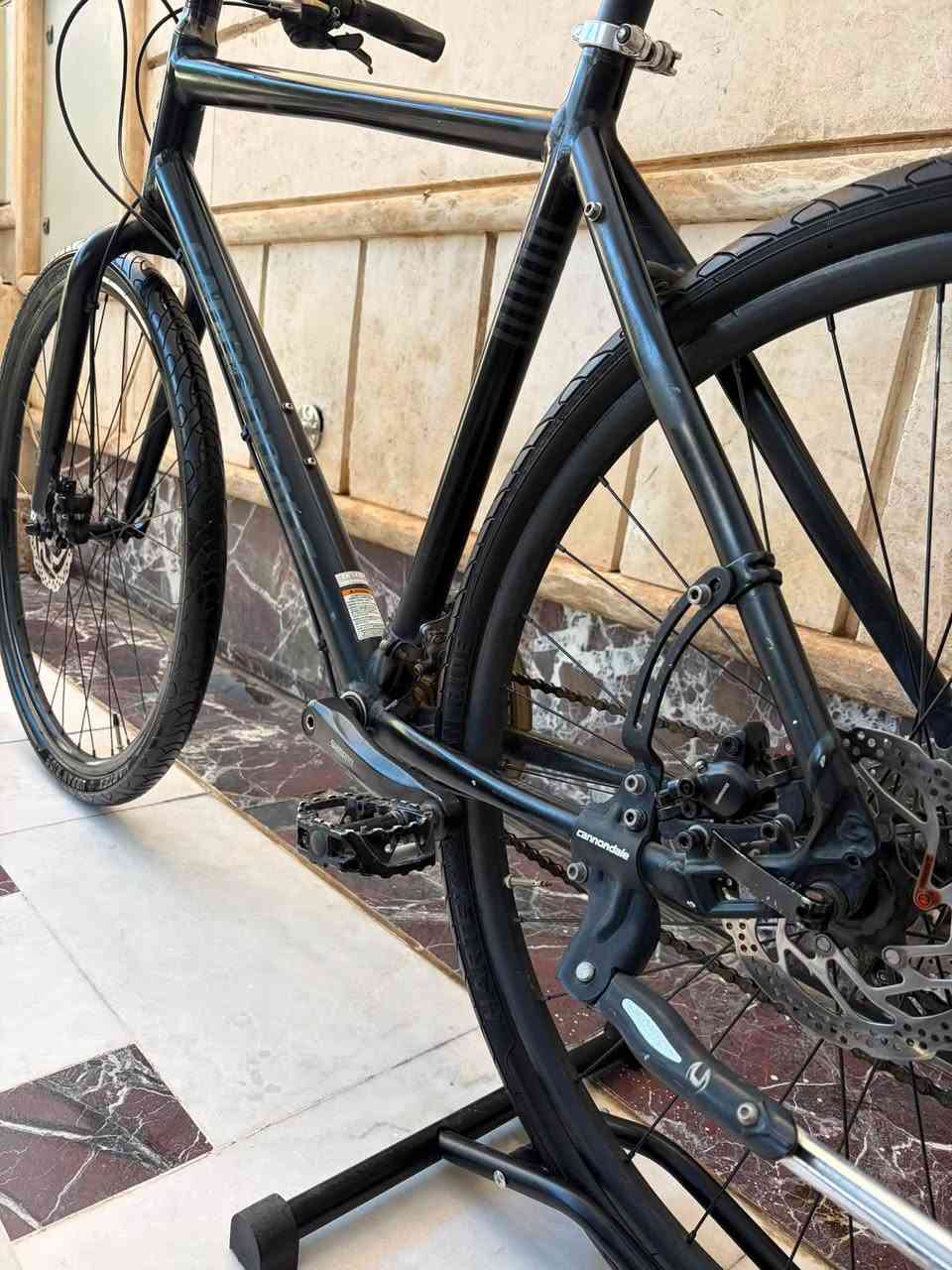 السلام عليكم
للبيع Cannondale bad boy🌟
حجم الفريم L 
حجم التاير 28 
تايرات من شركه hatrex
كروب سيت alivio 8x3
بريكات شيمانو mt200 
ستيرن Soldier
ركبه Honsun 
ستاند كانندل بلادي 

السعر 285 الف🌟
للتواصل/***********☎️
مكاني بغداد زيونة 710📍
يتوفر توصيل جميع انحاء العراق🚚
