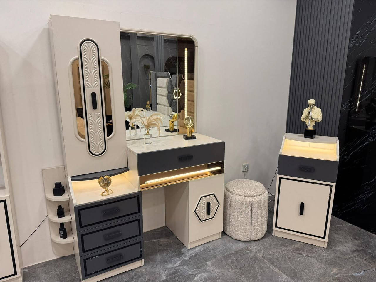 اهلاً وسهلاً بكم زبائننا ✨
تقدم لكم مجموعه الزيادي للااثاث التركي

*موديل ازمير المودرن*

*11 قطعة *    
     
 *كنتور مع ملحق 335 متر*

* ضهر بلوك*

* برغي وچوي حديد*

*سرير مخزن جك*

*صبغ حراري*

⚠️ ملاحظة: البيع بالنقد فقط 🚫

📲 راسلنا الأن وأحصل على كافة التفاصيل - او شرفنا بالزيارة 📍 العنوان نجف 
الاستفسار مراسله الصفحه او تصال📞
***********📲
