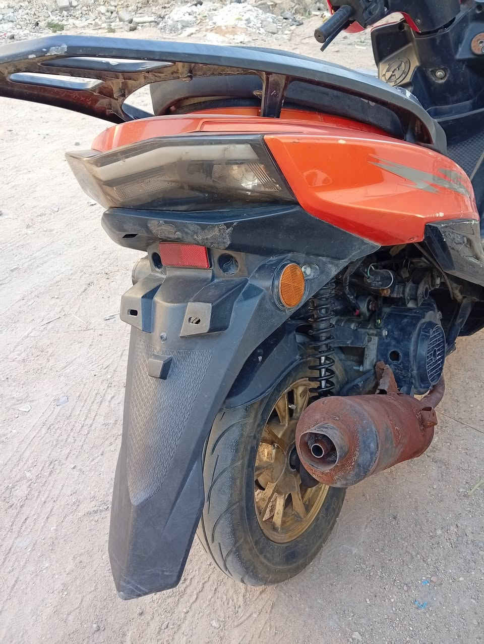 دراجه سكنس صيني مكينه حلوه ناعمه ترايك وين متريد كله شغاله كهربائيات كله شغاله. .المكان قرب سيطره الابراهيميه كربلاء...***********
