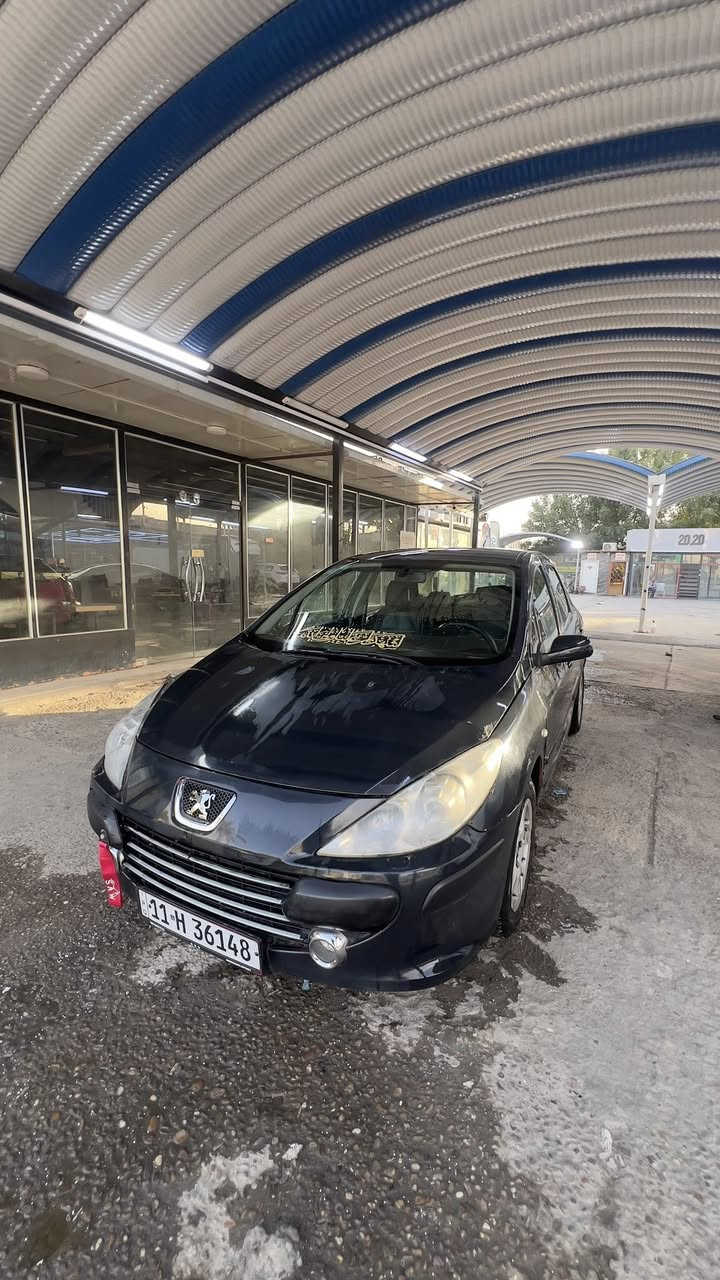 السلام عليكم
بيجو 307 موديل 2006
محرك 1600 جاهز من كلشي ومابي اي نقص
كير نظيف جداً
 رقم بغداد الجديد وتحويلها مباشر 
غرفتها نظيفة 
تخم تاير جديد
حدادية نظيفة 
السيارة نظيفة وماناقصها اي شي ربع ماتصرف عليها 
السعر 45 وبيها مجال 
للاستفسار ***********
