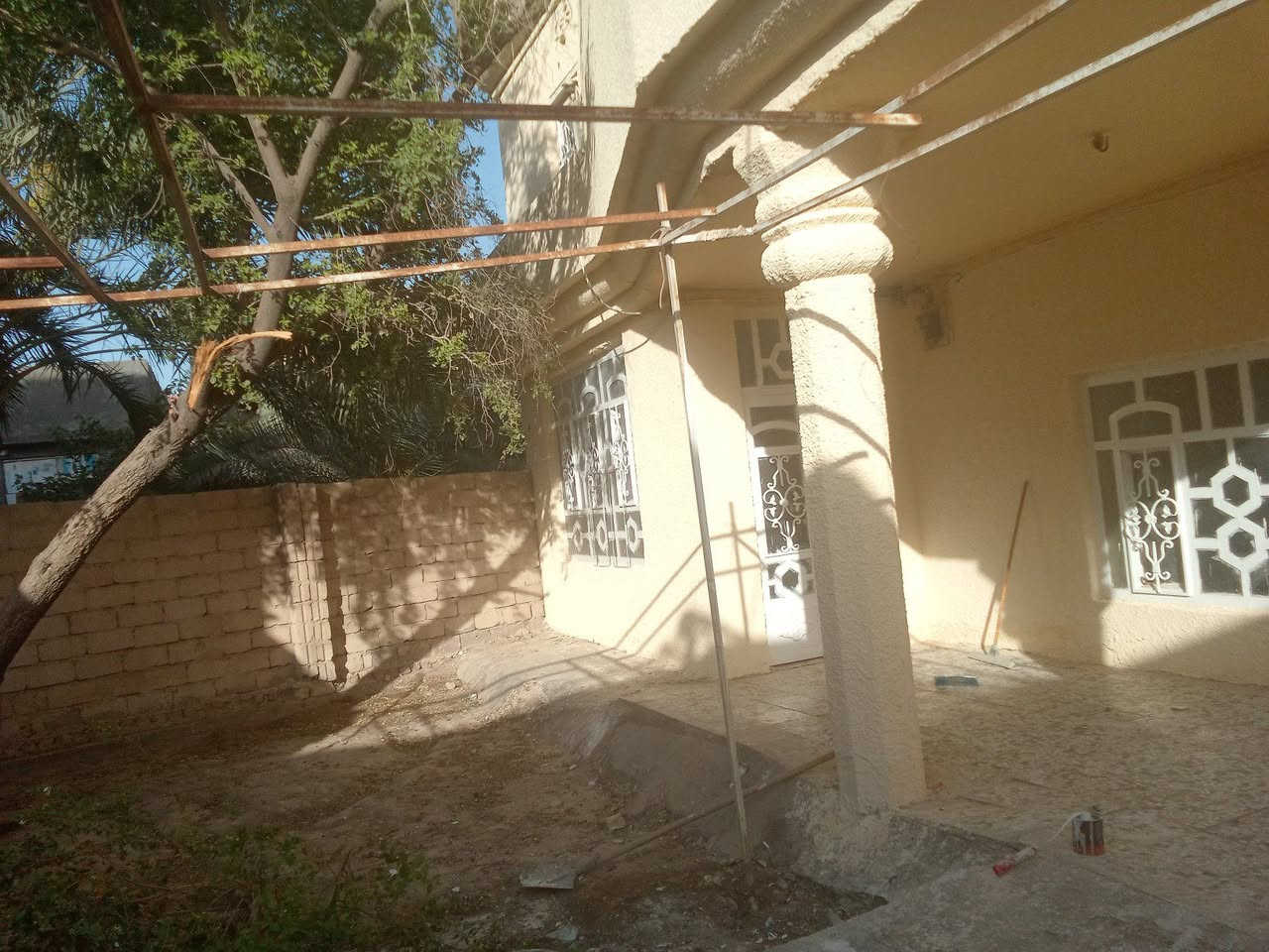 موجود بيت فارغ واخو الجديد كل نقص مابي ٢٧٥ طابو زراعي كريطه بداية شارع ثلاثين من كلشب جاهز حتى ماطور جديد ومولدة شارع جيب غراضك واسكن اكثر تفاصيل اتصل واتساب *********** كلش جبير خمس غرغ ٤ في ٥ وحديقه
