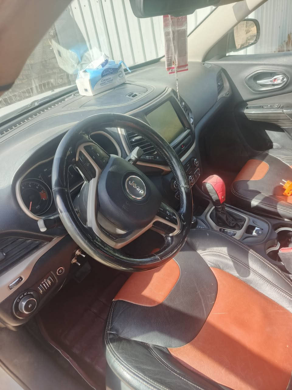 عندي جيب شيروكي بزون موديل 2014 مراوس ب توسان 2014 رقم اجنبي بغداد أو بابل


**إذا كنت صاحب هذا الإعلان وتريد حذفه لأي سبب، رجاءا أرسل رسالة إلى الدعم الفني**