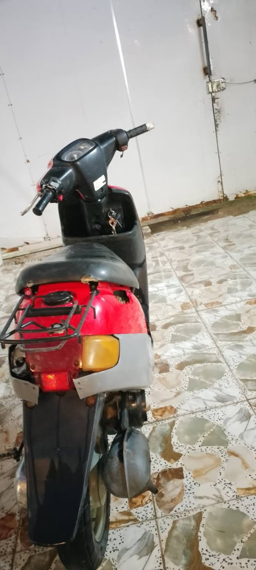 دراجة بترة صناعة ياباني 🇯🇵
دراجة شلعة ومعدل مفتوحة 
نضيفة خط واحد نثية 
تاكل الكاع اكل السعر 225
وبيها مجال  
للاستفسار 
                ***********
                
مكان ناصرية مركز
