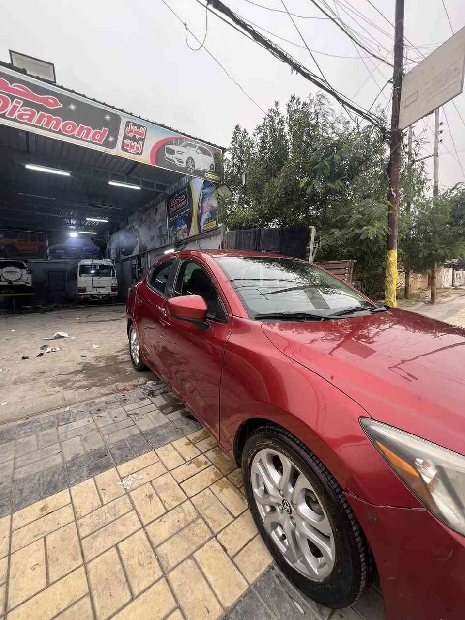 سيارة تيوتا يارس 2018
مكينة 1500تيربو 
بيهة بابين اليم العبري   مبدالات اصليات بمريكة وبيهة طخات يم القبق مال بانزين بوكسي وبل بنيد بوكسي  وبل باب  ومرجعهن  بل جهاز بيفيار 
رقمهة بغداد ابسمي 
سعر ٩٦وبيهة مجال 
***********
