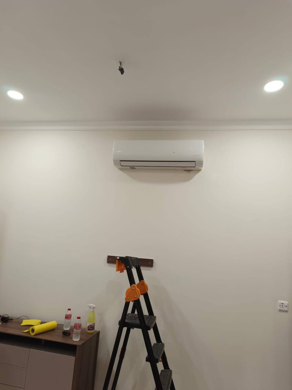 ورشه الهندسيه للتبريد متنقله في بغداد 🌐
لتنصيب وتركيب سبالت ❄️ وفتح سبالت ❄️ وغسل وتنظيف جميع انواع السبالت 💧 
٠٠٠٠٠٠٠٠٠٠٠٠٠٠٠٠٠٠٠٠٠٠٠٠٠٠٠٠٠٠٠٠٠٠٠٠٠٠٠٠٠٠٠٠٠٠٠٠٠٠٠٠٠٠
🔴 جزء من اعمال ورشتنه على بركه الله 🧑‍🔧❄️
♦️تم تنصيب مجموعه من السبالت بمختلف النوعيه ولطنيه جداري غاز 410 وكنتوري مع فتح سبالت اخرى مع ضمان العمل ✅..
...............................................................
⭕ للتواصل عبر الرقم:
📱*********** واتساب ✅ 
او مراسله الصفحه
