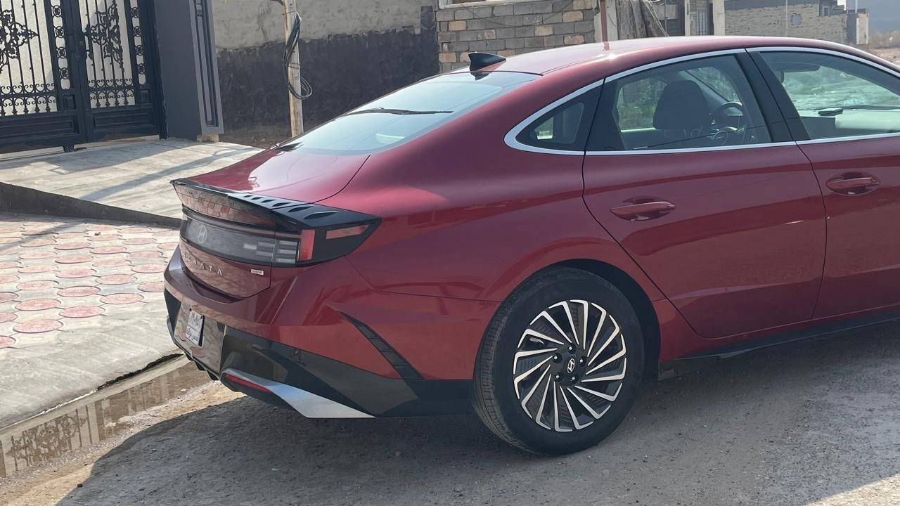 سعرها مناسب جداً
سوناتا 2025 هايبرد شكل جديد 
محرك 2000 دوش فول مواصفات 

ماشية20 الف 
فول مواصفات عدا الفتحةكل المواصفات الي بالك  بيها 
السياره حادثها جاملغ مبدل مال گصه
اللغد سليم 
الاير باگ سليم
محرك وگير كفالة
السيارة تترقم كل المحافظات الرقم مجاني

للاتصال المباشر***********
وهذا الرقم وتساب فقط ***********
