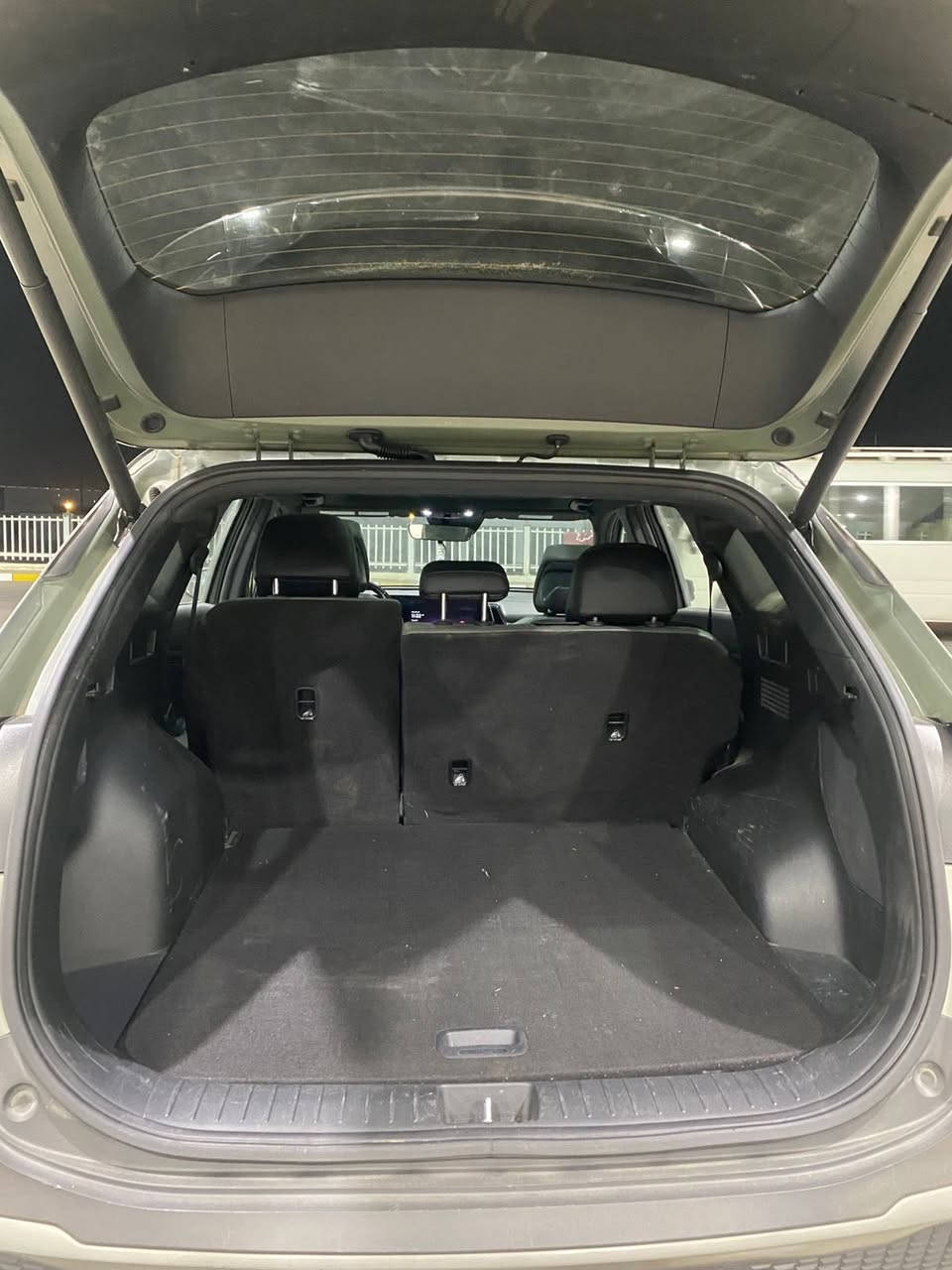 كيا سبورتج موديل 2023 برستيج امريكي فول فول مواصفات بصمة بانوراما فتحة
2023 kia sportage-prestige

 اعلى فئة برستيج بانوراما

سيارة جديدة

وارد امريكي حادث موضح بلصوره  

مواصفاتها :-

gdi 2500 1. محرك

2. كير 8 نمر

3. ماشية km 31 كيلو

4. بانوراما

5 كامرات محطيه

5. بصمة : تشغيل - ابواب - صندوك

6. صندوك كهرباء

كشنات تدفئه و تبريد

7. شاشة كبيرة على طول الدشبول دجتل كامل

8. كيجات الكترونية متغيرة حسب الوضعيات

9. انظمة القيادة : سبورت - سمارت - نورمال

10. كشنات جلد رصاصي

11. كراسي كهرباء فول تحكم مع كشن ميموري

12. اضواء ترحيب عند الاقتراب مع ترحيب داخلي عند الصعود او المغادرة

13. شحن وايرليس

14. منافذ تايب سي عدد 3 مع 2 في الكشنات ومنفذ يو اس بي ومنفذ جداحة

15. هاند بريك بصمة

16. اوتو هولد

17. كاميرات عدد 5 بزاوية 360 مع كاميرات بالاشارات الجانبية مع وضعيات مختلفة للكاميرات

18. فول رادارات امامية وخلفية وجانبية

19. تحديد مسار ذكي

20. قيادة أليه ذكية

21. نقطة عمياء

22. كروز سرعه

23. تبريد وتدفئة كشنات مع تدفئة ستيرن

24. سستم صوت هارمان كاردون

26. خزن كشن سائق ميموري وضعيتان

27 وضعيه تغير صوت المحرك

28. اشاير بالمري

29. تشغيل عن بعد

30. شاشة لمس متغيرة لتحكم الميديا او لتبريد

31. ستيرن فول تحكمات
32 رقم الهاتف متواجد واتس واتصال 
***********

السياره مواصفات فول 1/1

للبيع فقط بدوون مراوس

السعر 18,000$   وبيها مجال للشراي 

المكان بغداد
