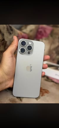 آيفون ١٥ برو ماكس • ٢٥٦ • مبدل شاشه