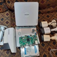 DVR هايك فجن  4 ميگا مع كامرات عدد 4 كلهن هايك فجن وحده منهن فول كلر م...