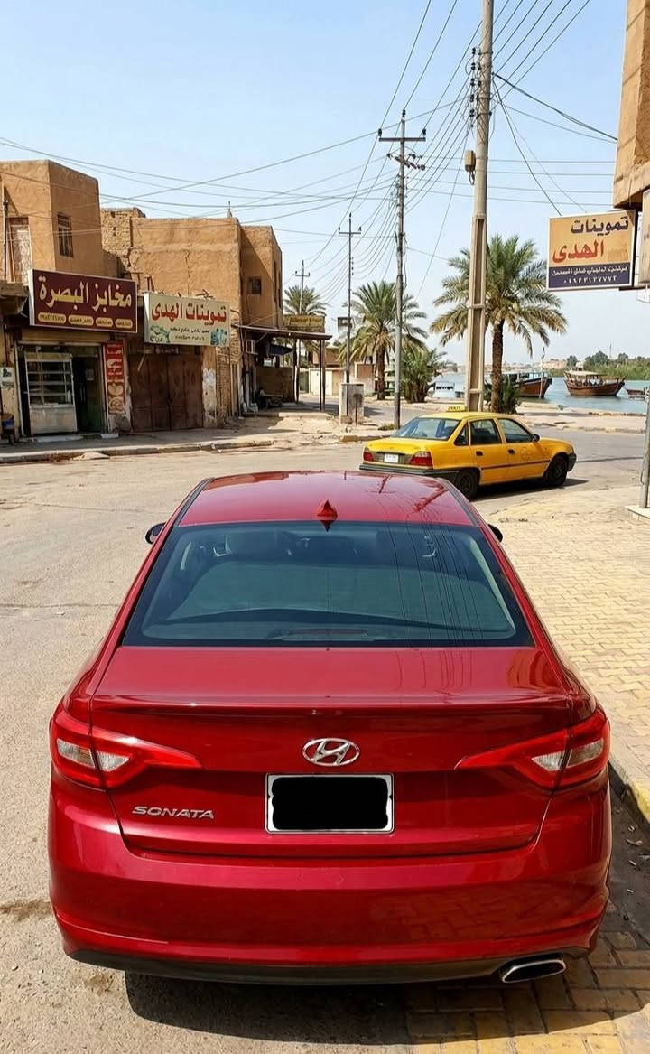 سوناتا 17 اخوان بدون كص حاويه يعني سياره بنزين اصل تبريد ثلج مكانها بصره متومه طبق الأصل *********** سياره ما تخسرك الف لون كرزي وبيها مواصفات 🫴 السعر 65
