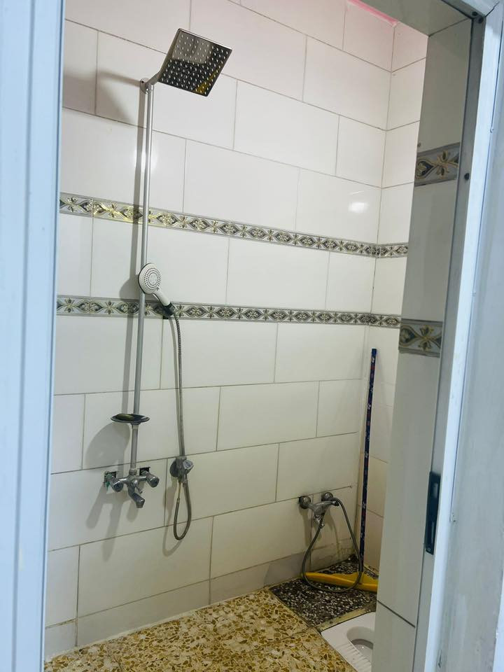 سلام عليكم 
دار للبيع طابو ملك صرف بغداد شهداء العبيدي خلف مدرسة الاكرمين قرب اسواق الامل المساحه 75 م طابقين ونص بناء حديث الاستفسار الاتصال على الهاتف *********** أو المراسلة على الخاص
