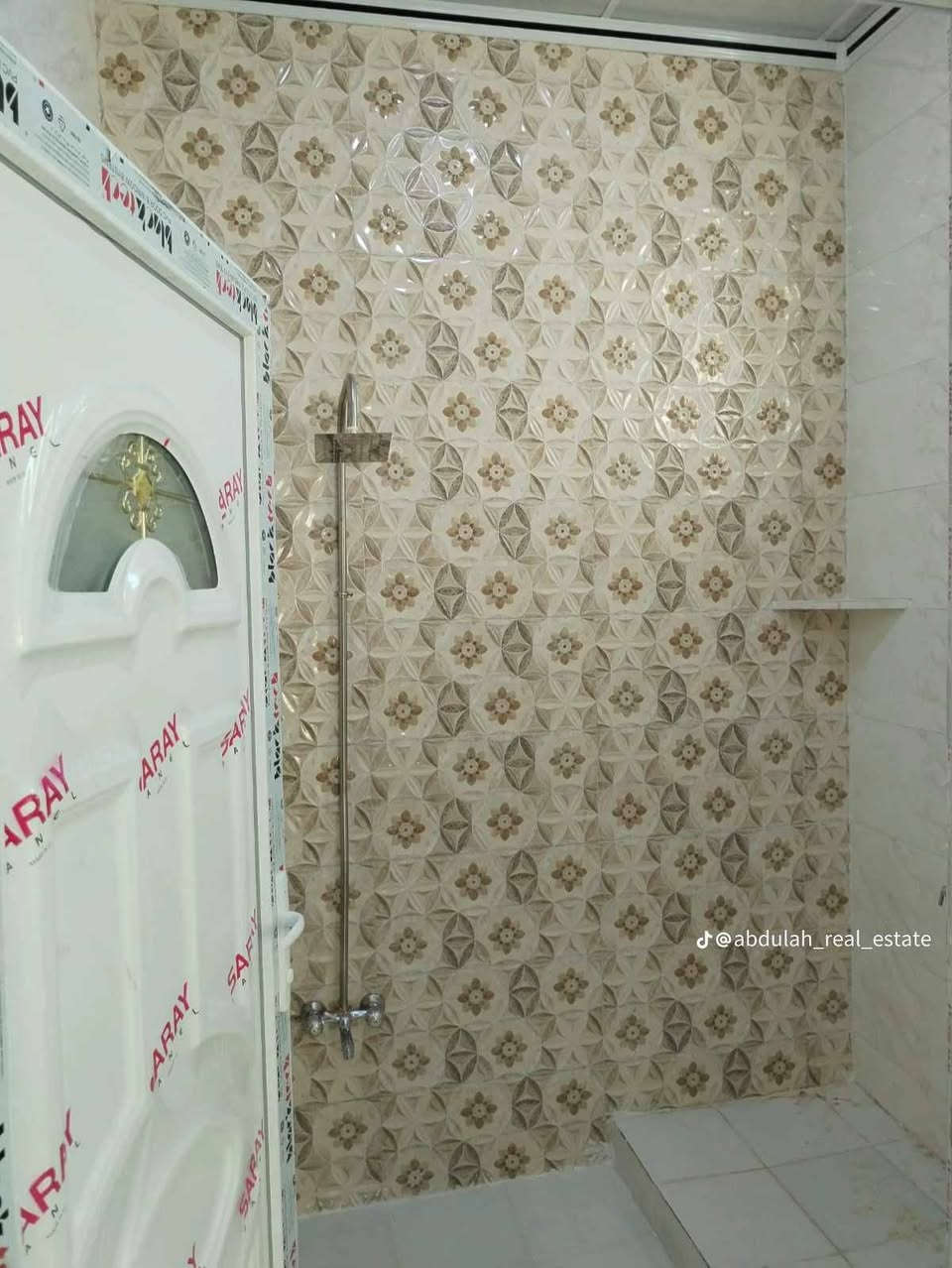 بيت للبيع المساحه 100مترطابق ونص حي السماح الثانيه مقابل مدرسة امام زهري بناء حديث للاستفسار مراجعة مكتب عمر للعقار ابو اياد 
***********
***********
