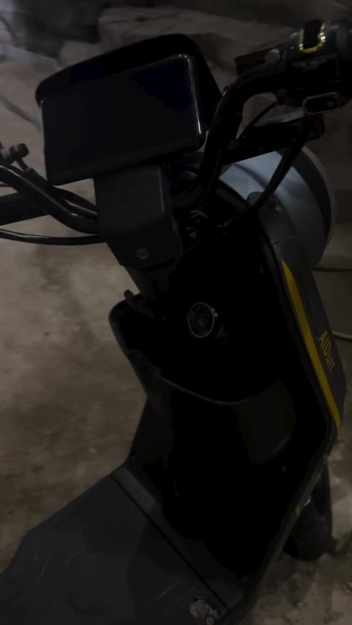 دراجة R11 2025دراجة نطيفة وصل شراء موجود. بطاريات نظيفات مكاني البصرة الجزيرة   ***********
